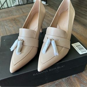 Banana Republic Tassel Madison 12 Heels NEW